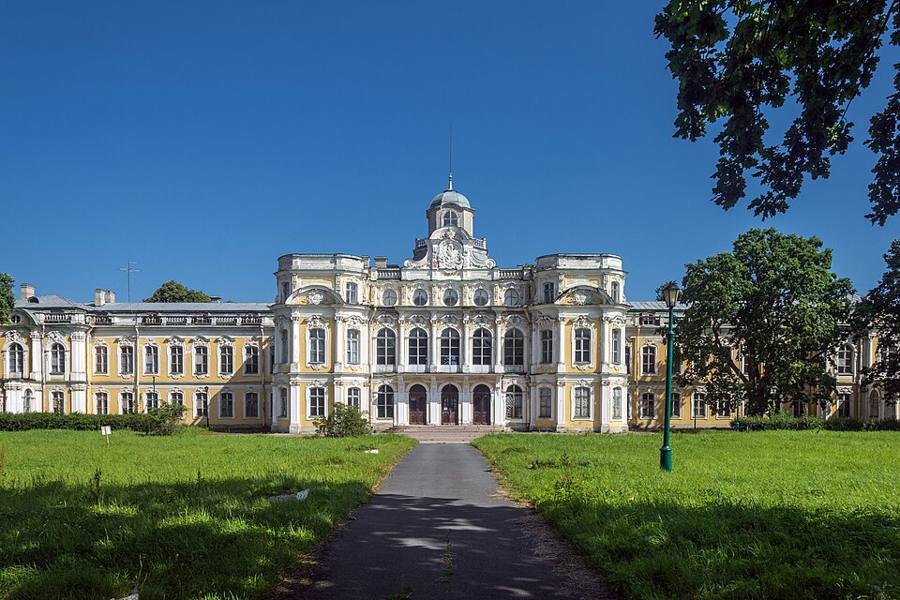Znamenka Estate